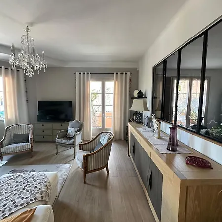 شقة 128m2 St Raph Centre, 400m Des Plages